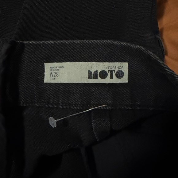 💥4/$20 Topshop Black Skirt with Colorful Floral Embroidery - Picture 10 of 10